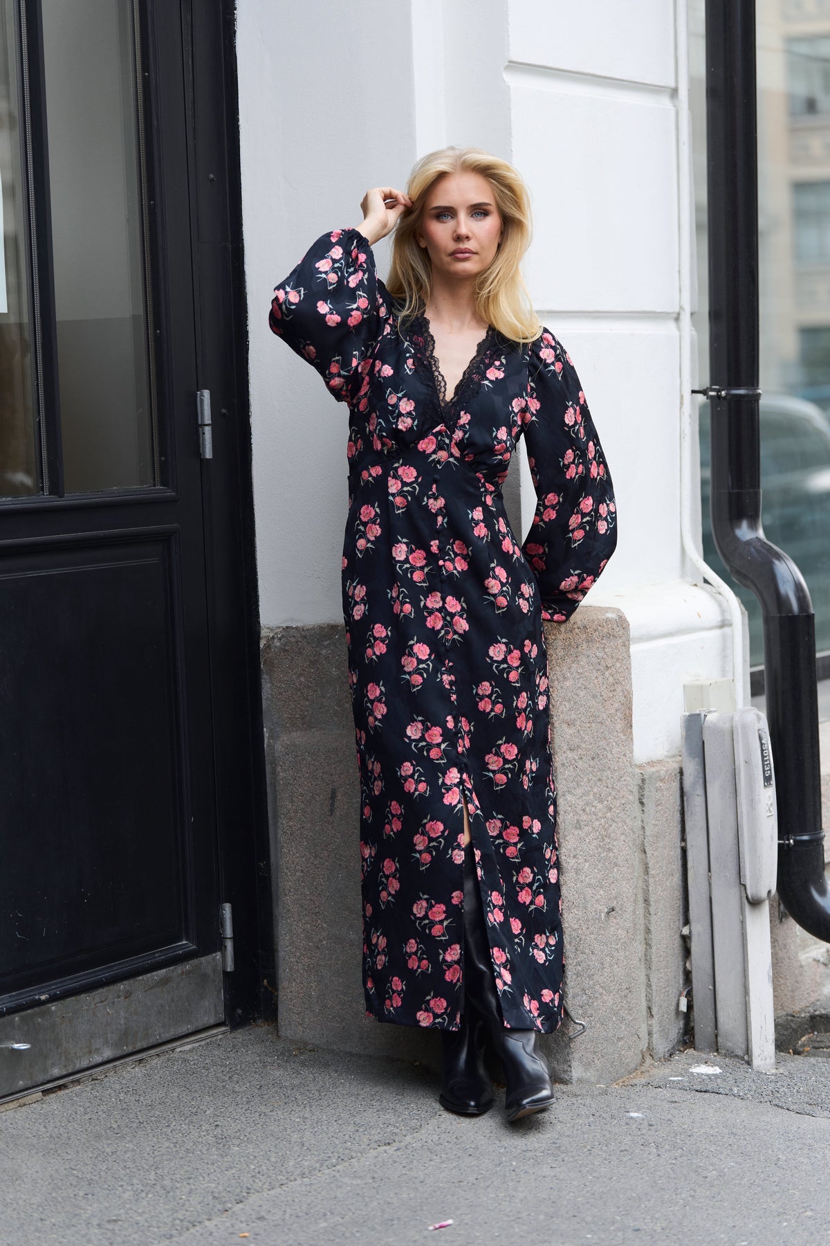 Annicken Floral Midi Dress - Black Floral