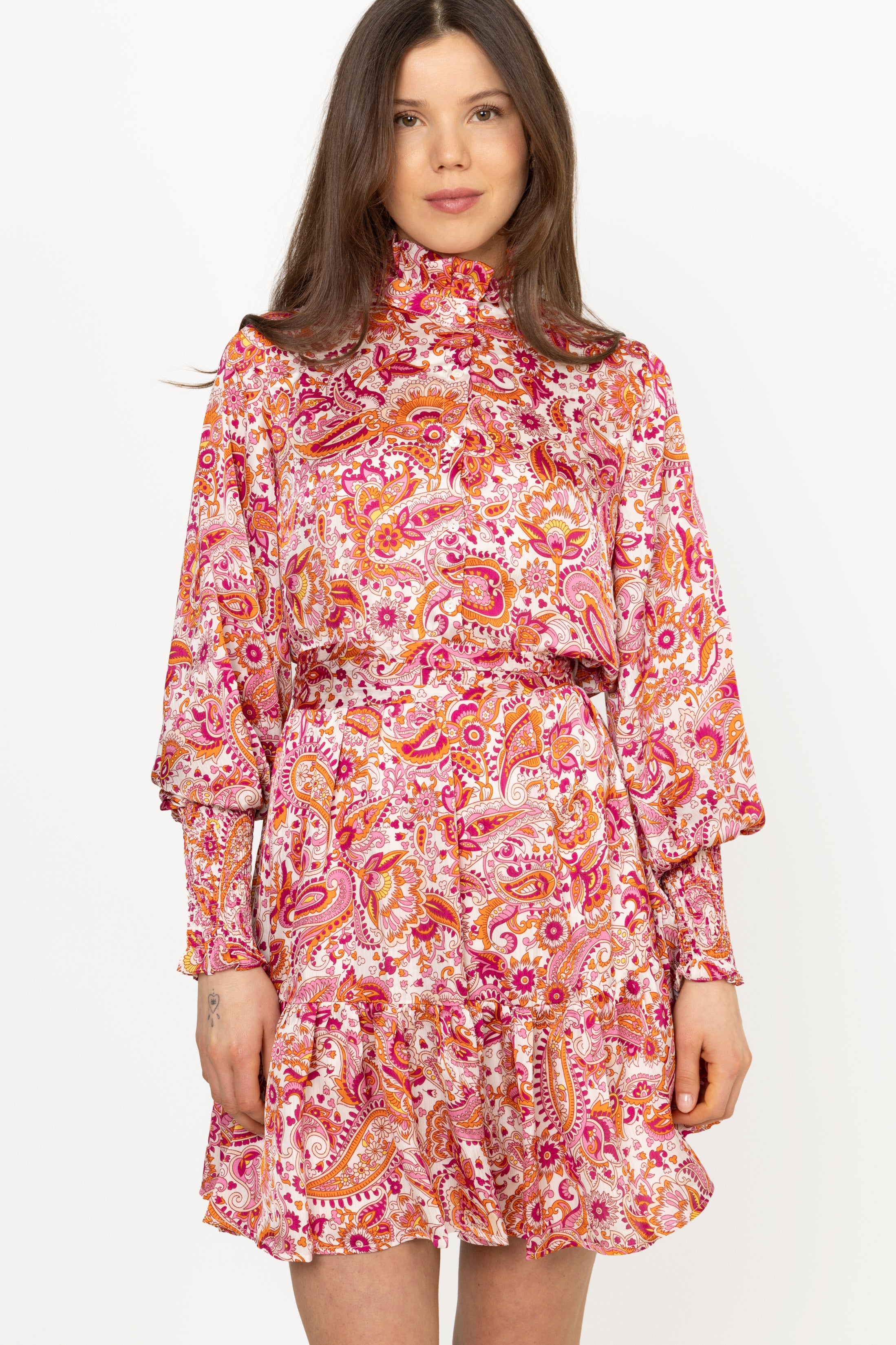Saga Wide O Paisley Dress - Coral Paisley