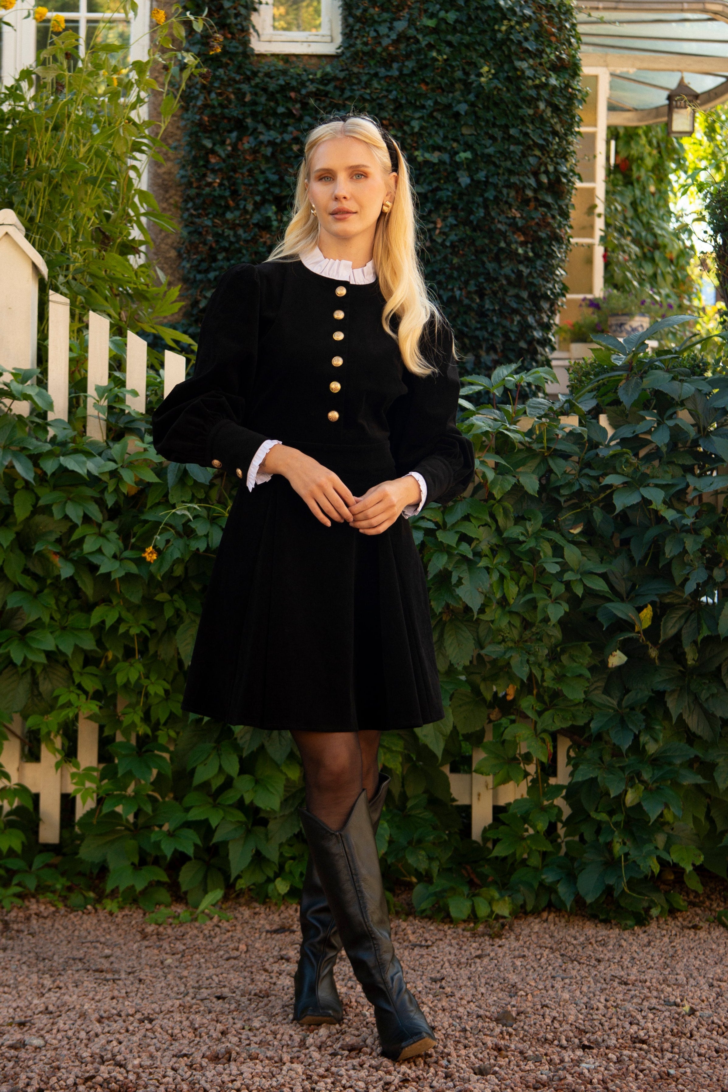 Livunn Cord Dress - Black