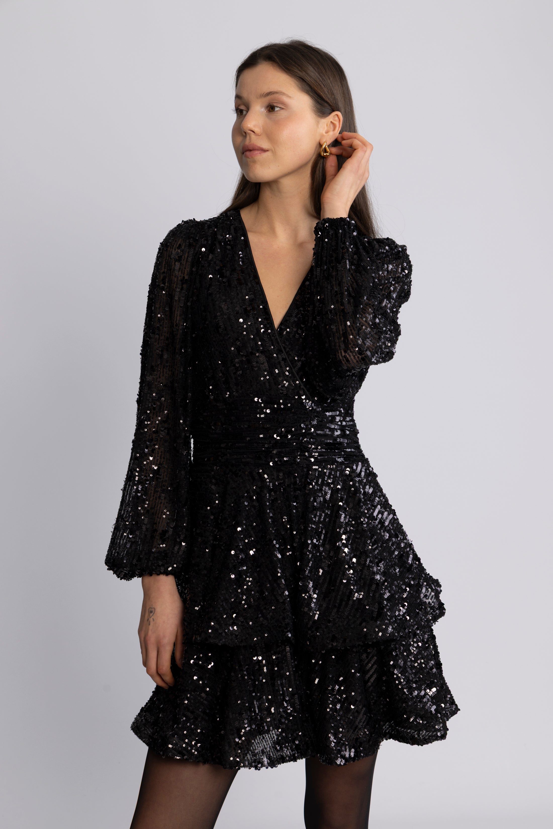 Jade Wave Sequins Solid Dress - Black