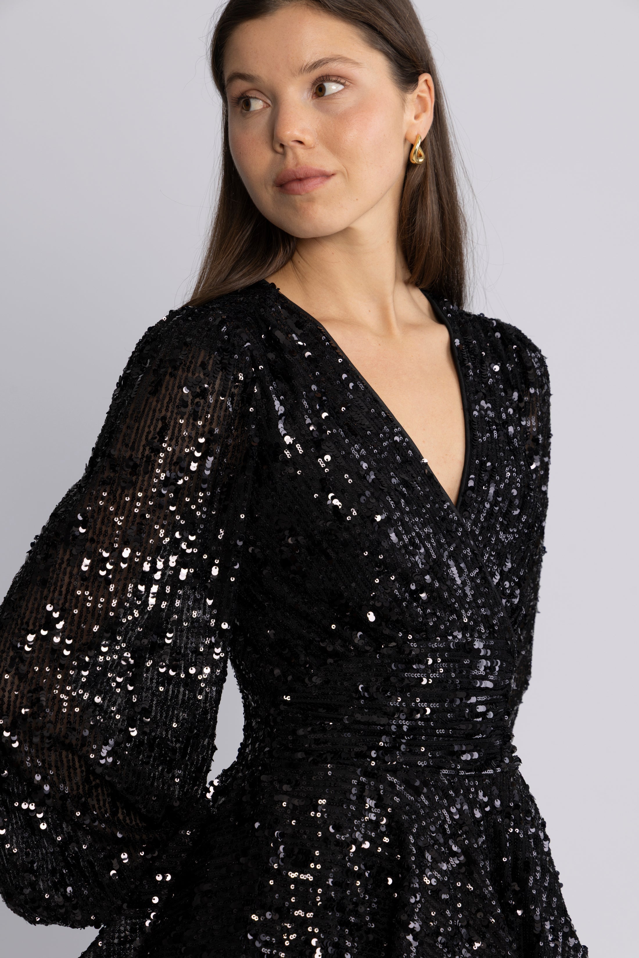 Jade Wave Sequins Solid Dress - Black
