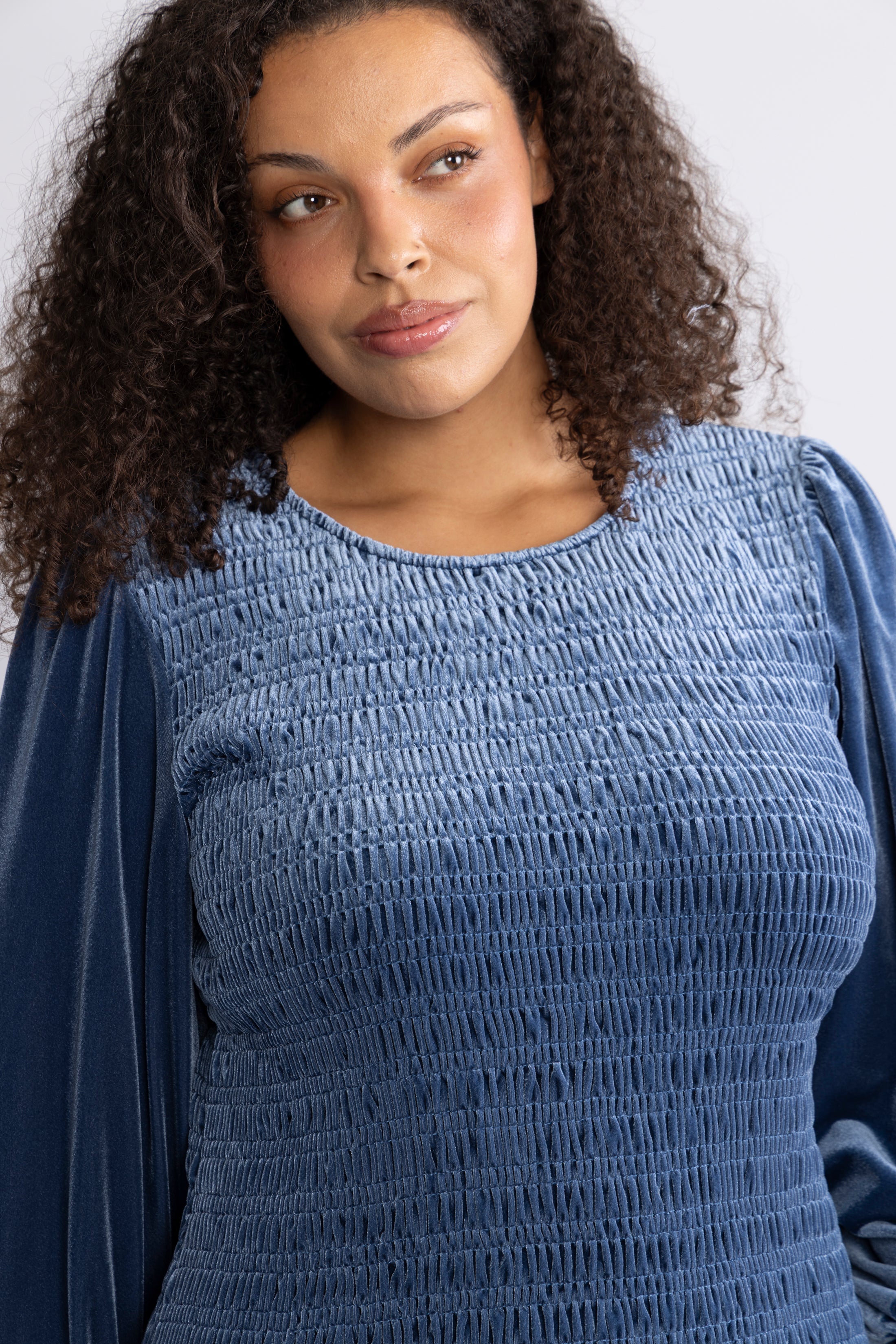 Rira Smock Velour Dress - Blue