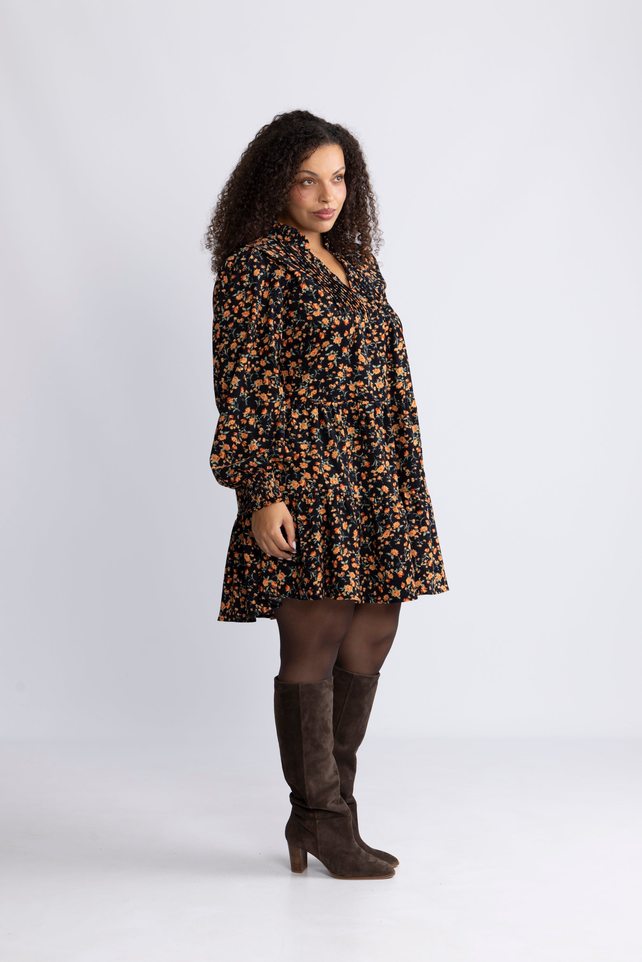 Embla Cord Flower Dress - Black Flower