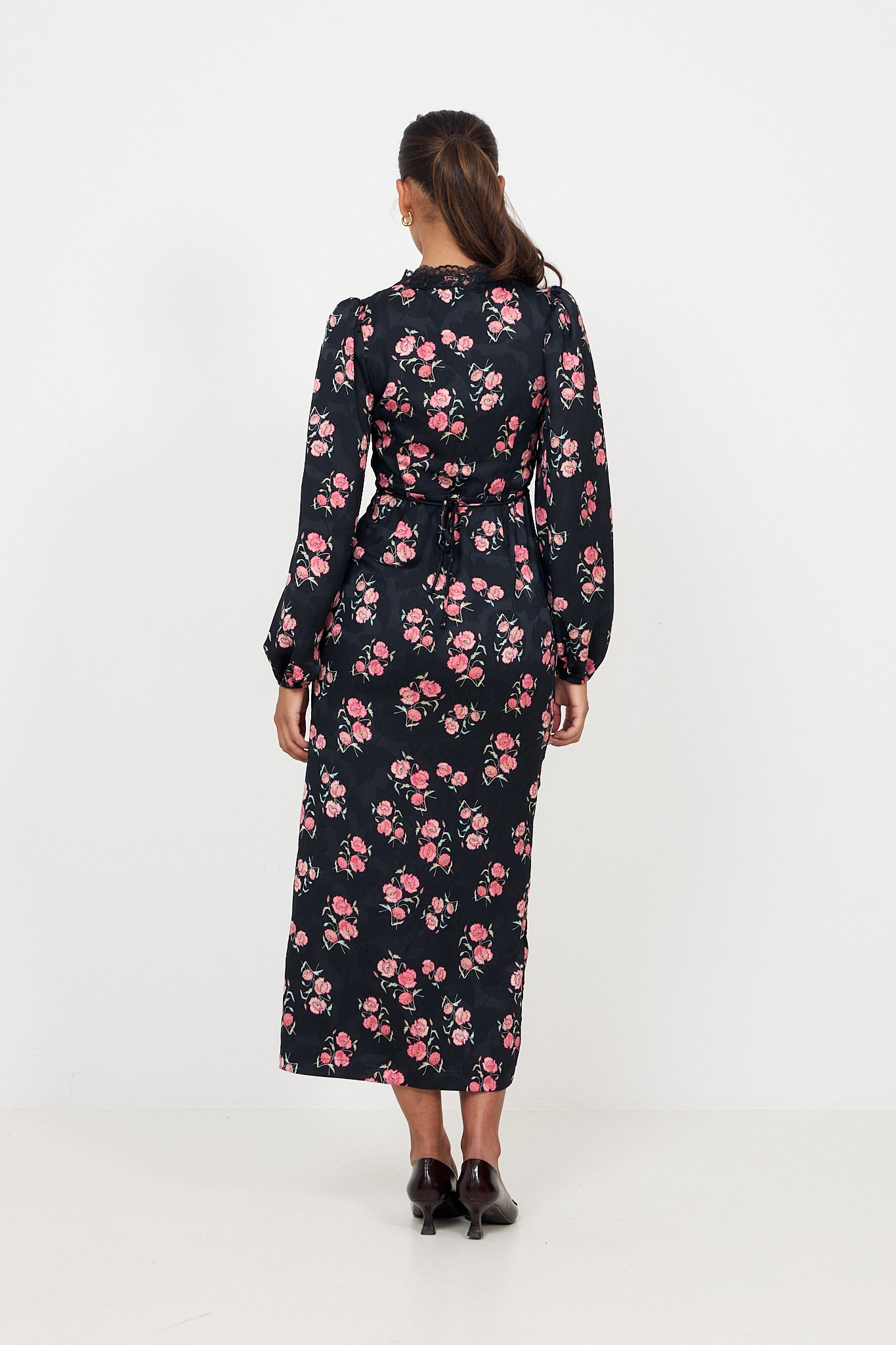 Annicken Floral Midi Dress - Black Floral