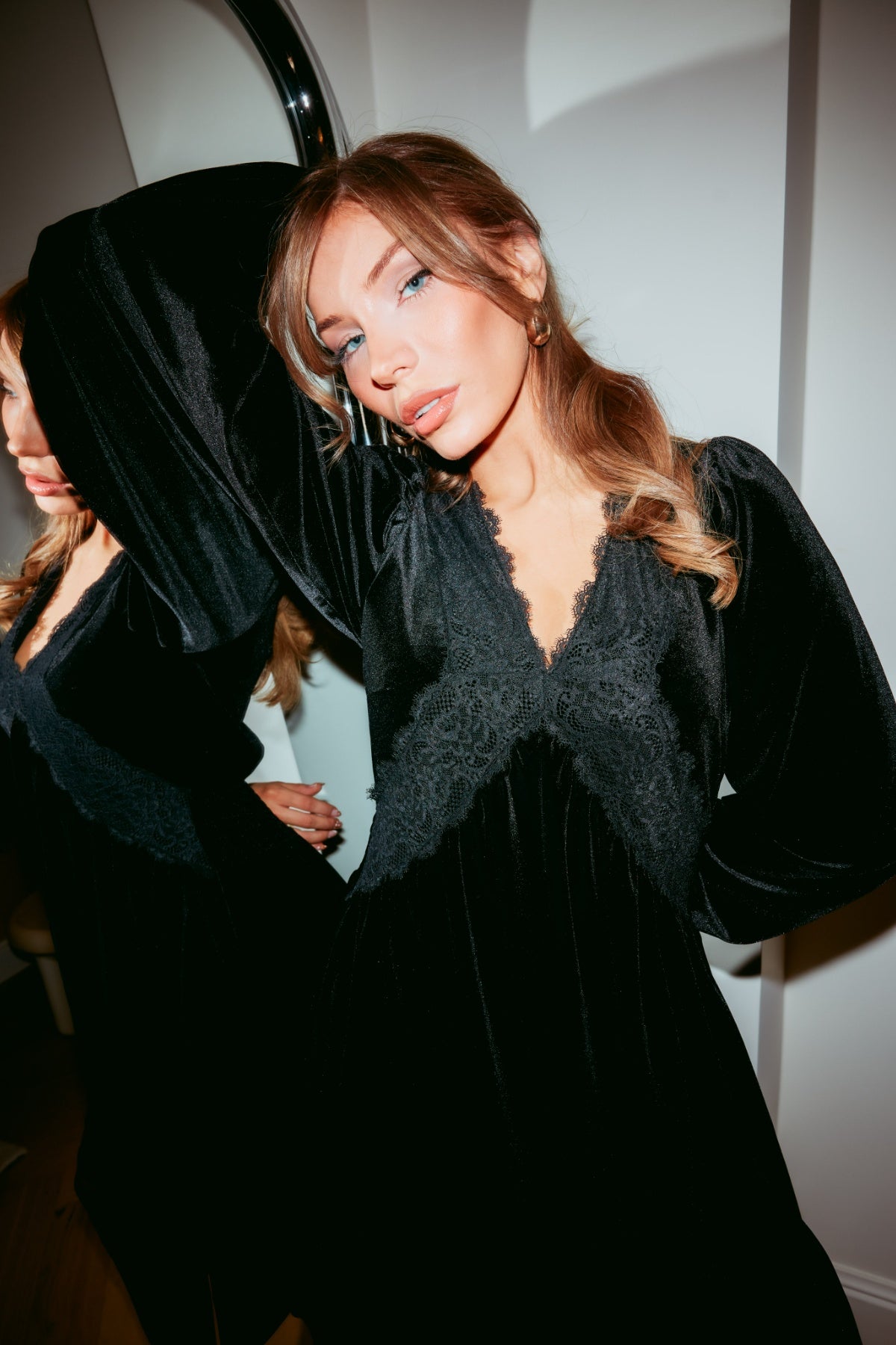 Gry Velvet Mini Dress - Black
