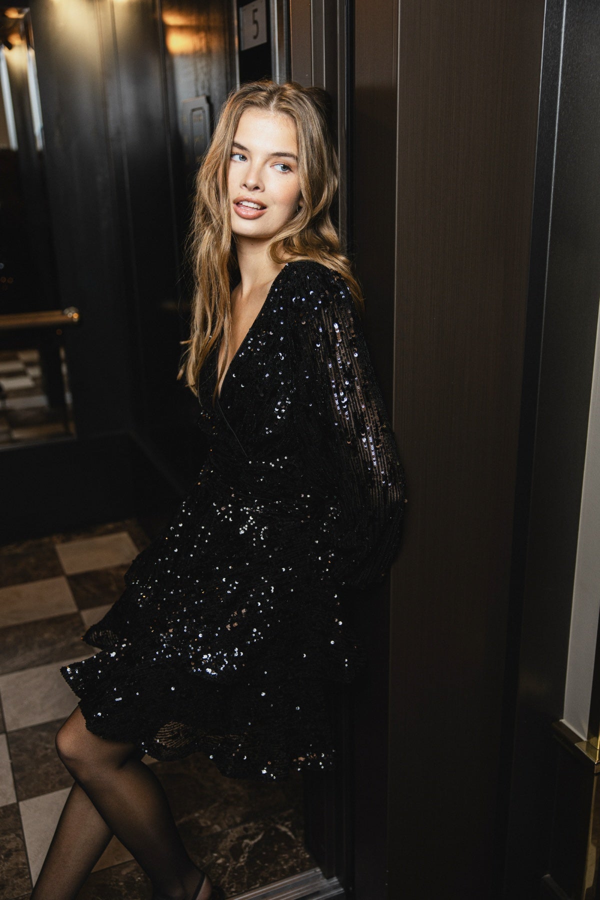 Jade Wave Sequins Solid Dress - Black