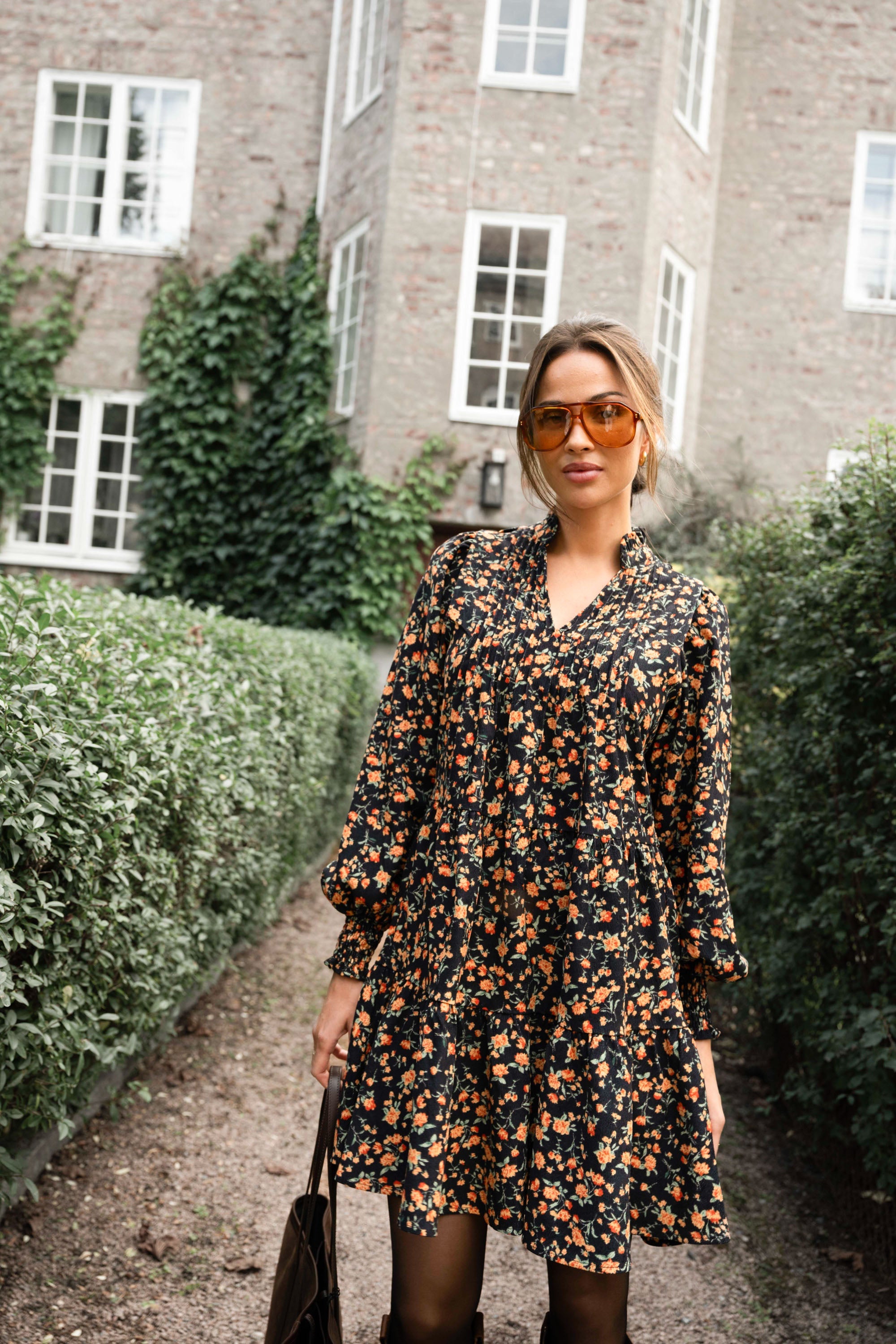 Embla Cord Flower Dress - Black Flower