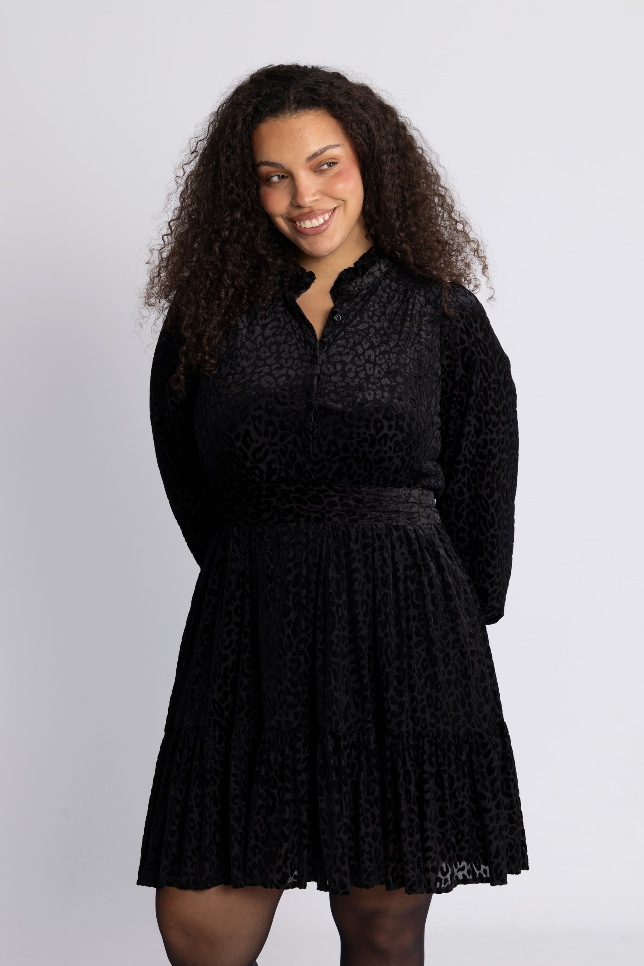 Saga Wide Velvet Leo Dress - Black Leopard