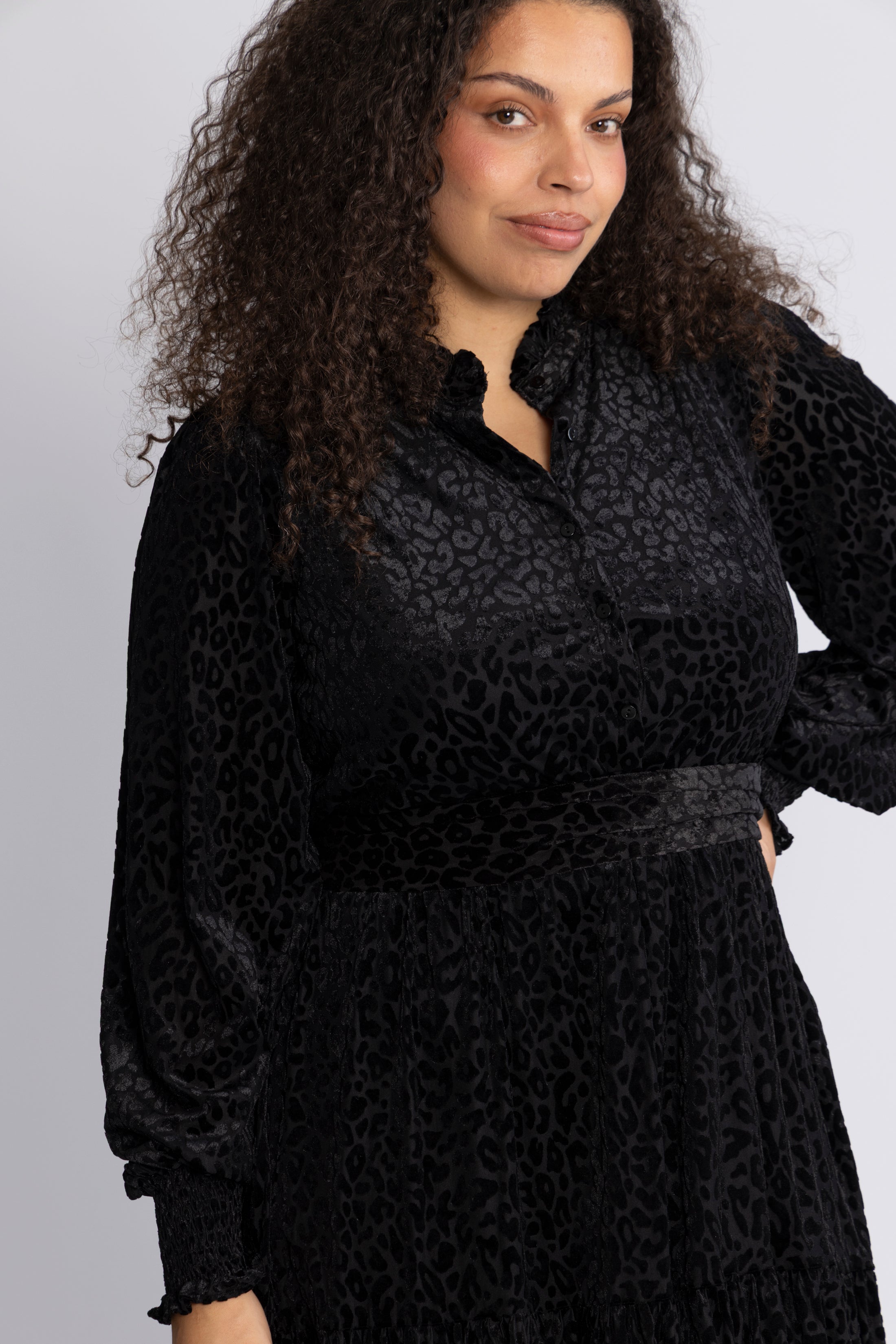 Saga Wide Velvet Leo Dress - Black Leopard